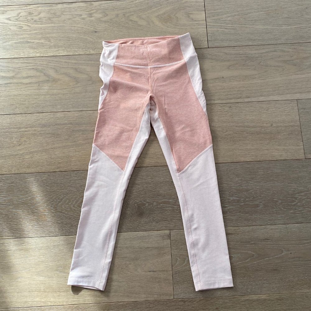 NWOT Outdoor Voices 3/4 Two-Tone Warmup Legging (XS, Rose Quartz/Terracotta)
